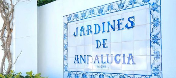 Apartamento de 3 dormitorios en Marbella, Spain No. 181022 37