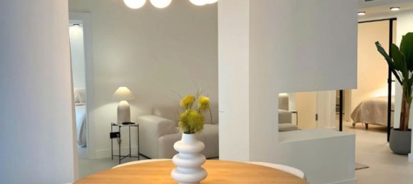 Apartamento de 3 dormitorios en Marbella, Spain No. 181022 8