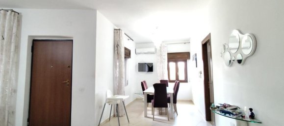 3 rooms Villa in Arienzo, Italy No. 37289 4
