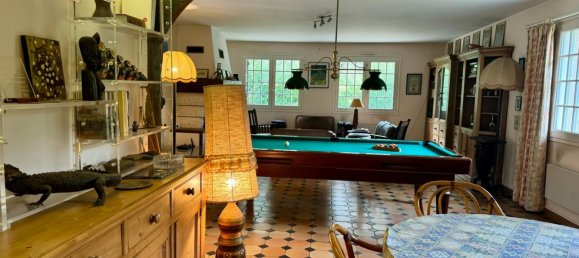 Casa de 5 dormitorios en Nancay, France No. 250273 4