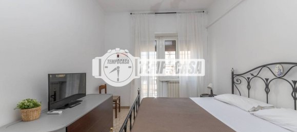 2 bedrooms Apartment in Rome, Italy No. 289827 3