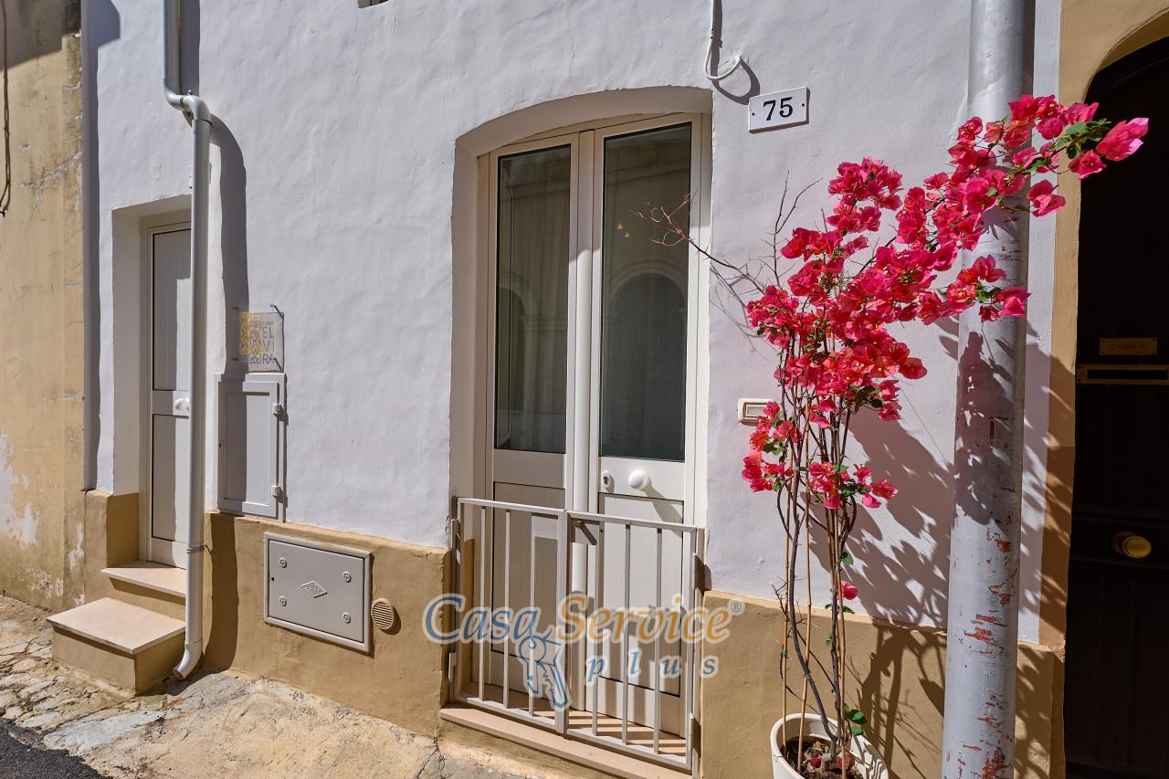 4 rooms House in Tuglie, Italy No. 235389