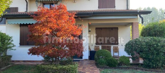 Villa de 3 dormitorios en Porto Mantovano, Italy No. 376672 2