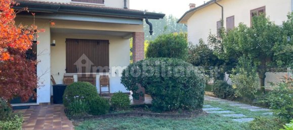 Villa de 3 dormitorios en Porto Mantovano, Italy No. 376672 3