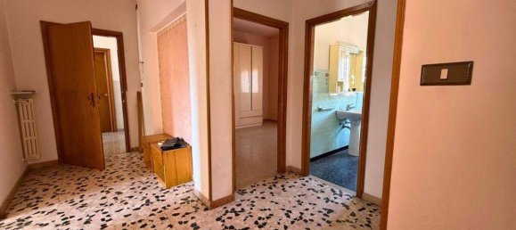 4 rooms Apartment in Reggio Emilia, Italy No. 36791 12