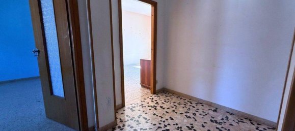 4 rooms Apartment in Reggio Emilia, Italy No. 36791 17