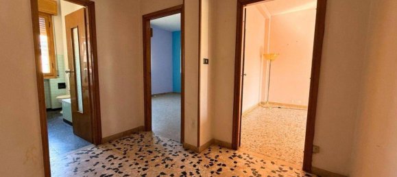 4 rooms Apartment in Reggio Emilia, Italy No. 36791 13