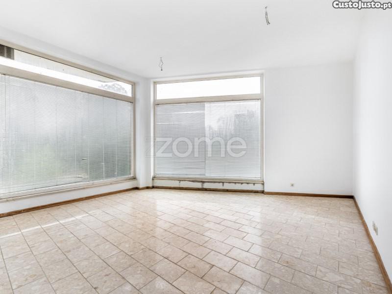 22m² Office in Sobreira, Portugal No. 50551