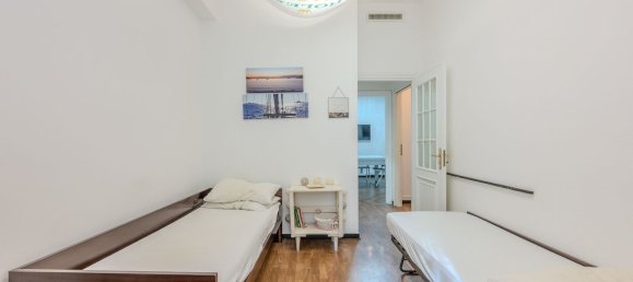 4 bedrooms Apartment in Genoa, Italy No. 352326 8