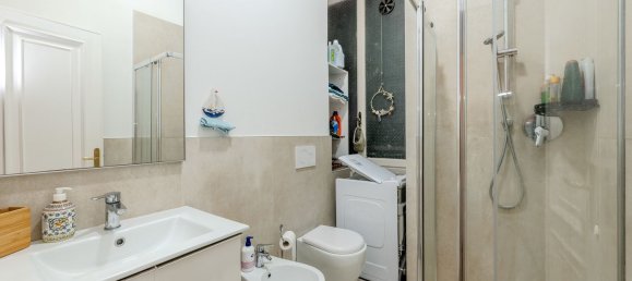 4 bedrooms Apartment in Genoa, Italy No. 352326 9