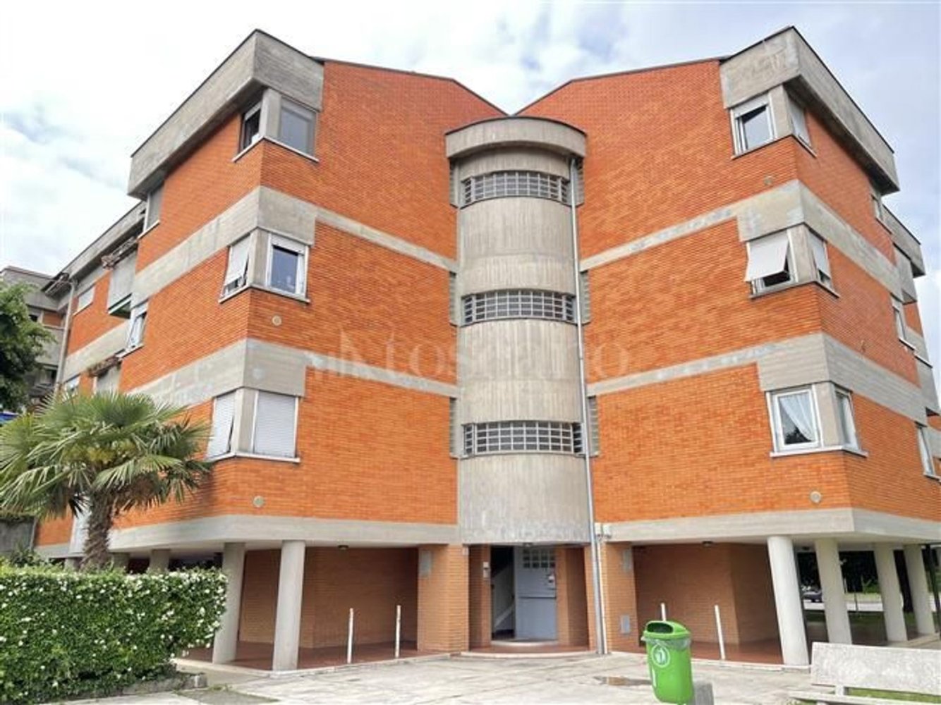 Квартира с 4 комнатами в Брешиа, Италия № 87713