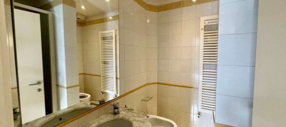 4 rooms Apartment in Florence, Italy No. 197196 11