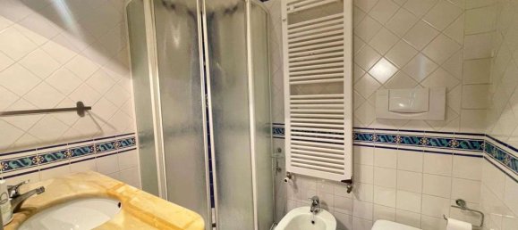 4 rooms Apartment in Florence, Italy No. 197196 10