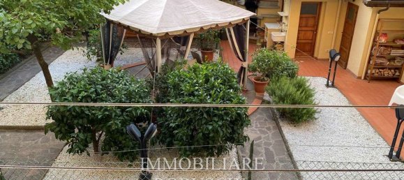 4 rooms Apartment in Florence, Italy No. 197196 3