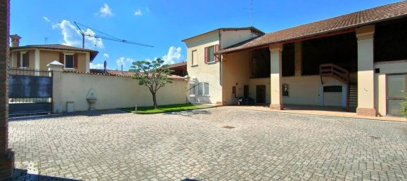 3 bedrooms House in Travagliato, Italy No. 303063 4