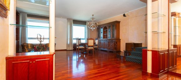 8 bedrooms Apartment in Turin, Italy No. 339623 3