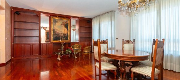 8 bedrooms Apartment in Turin, Italy No. 339623 2
