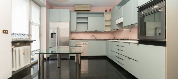 8 bedrooms Apartment in Turin, Italy No. 339623 6