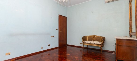 8 bedrooms Apartment in Turin, Italy No. 339623 14
