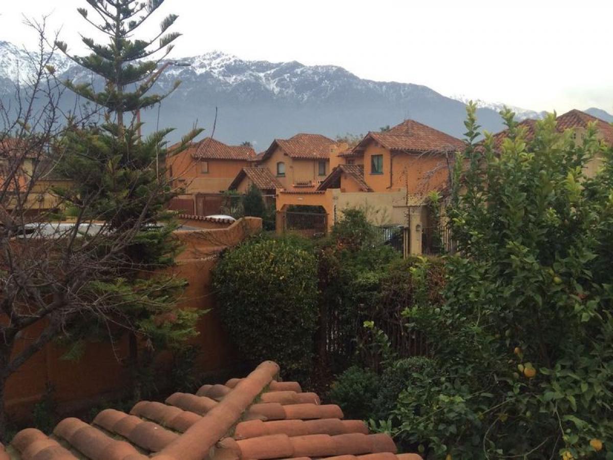 3 bedrooms House in Santiago, Chile No. 1863