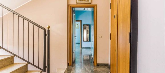 3 Schlafzimmer Haus in Milan, Italy, Nr. 260185 14