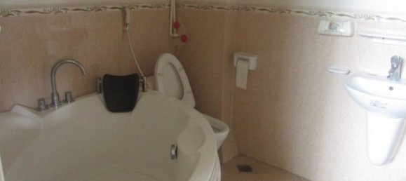 2 bedrooms Apartment in Hai Ba Trung, Vietnam No. 2240 5