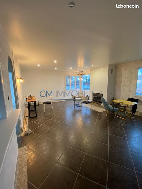 Apartamento de 4 dormitorios en Andrezieux-Boutheon, France No. 264021