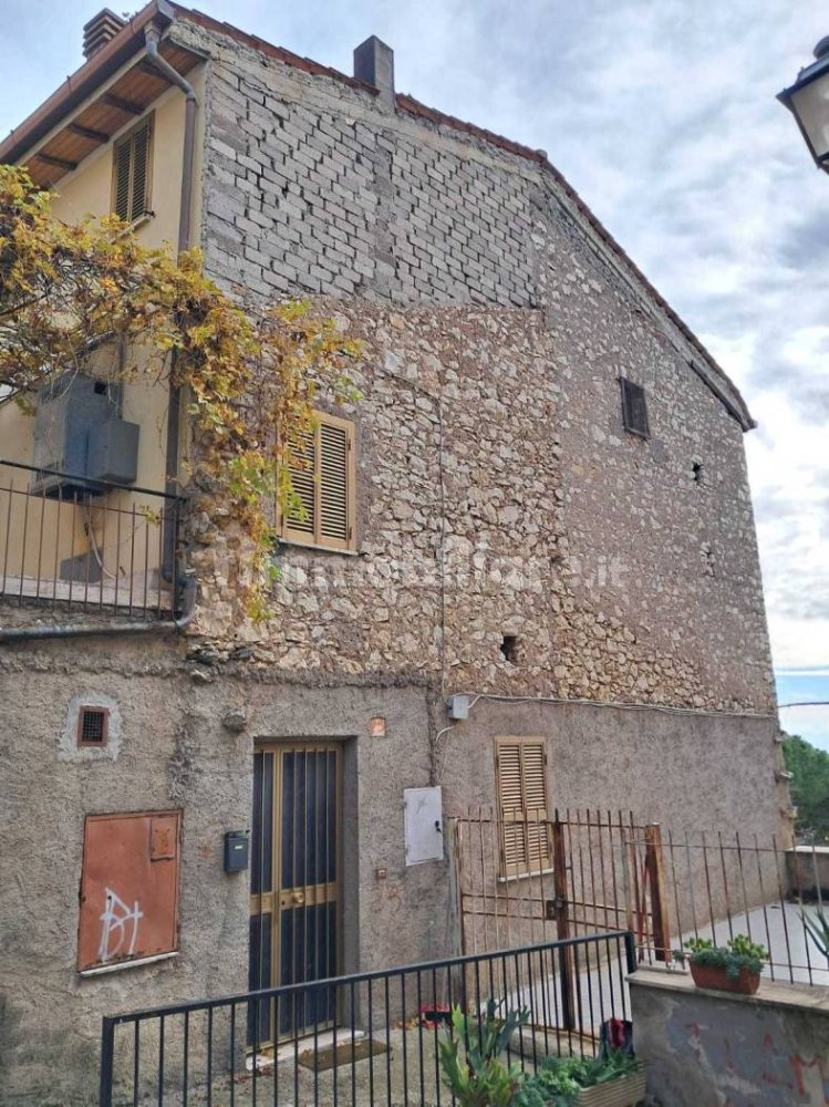 Apartamento de 2 dormitorios en Sant'Angelo Romano, Italy No. 129789