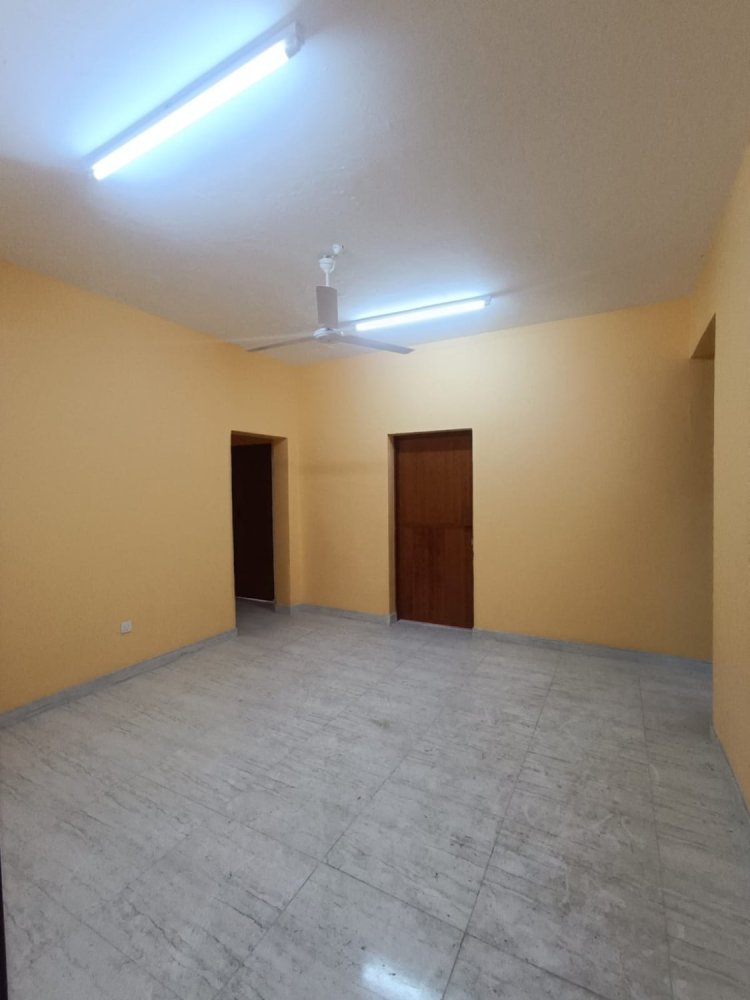 4 bedrooms Apartment in Muttrah, Oman No. 1679