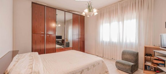 3 bedrooms House in Spinea, Italy No. 58757 13