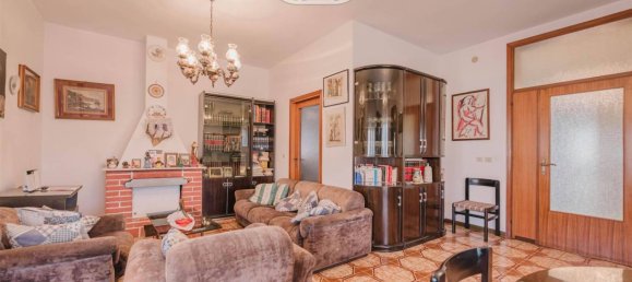 3 bedrooms House in Spinea, Italy No. 58757 4