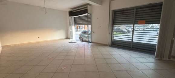 60m² Commercial property in Casalnuovo di Napoli, Italy No. 71361 3