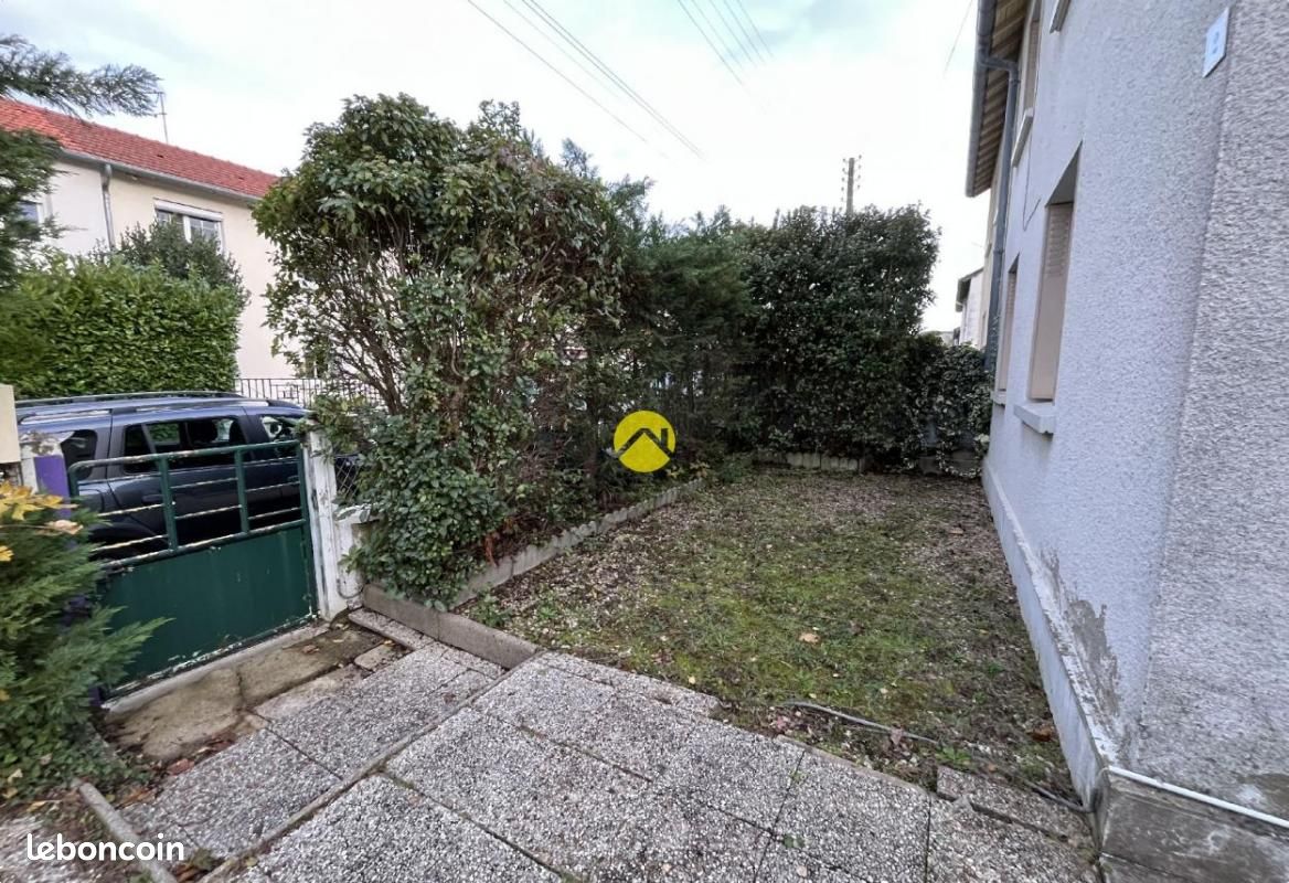 Casa T3 em Bourges, France N.º 278099