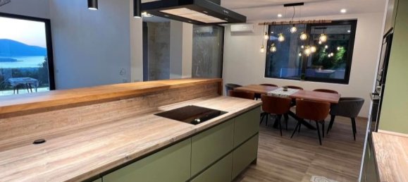 4 bedrooms Commercial property in Tivat, Montenegro No. 20 7