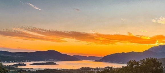 4 bedrooms Commercial property in Tivat, Montenegro No. 20 12