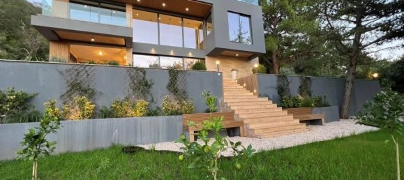 4 bedrooms Commercial property in Tivat, Montenegro No. 20 10