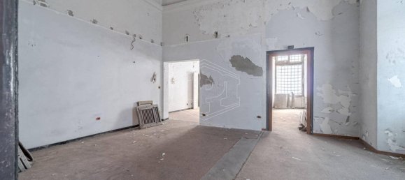 Здание с 65 комнатами в Генуя, Италия № 22350 31