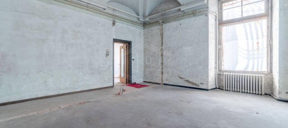 Здание с 65 комнатами в Генуя, Италия № 22350 6