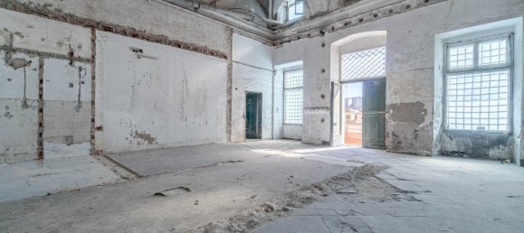 Здание с 65 комнатами в Генуя, Италия № 22350 26