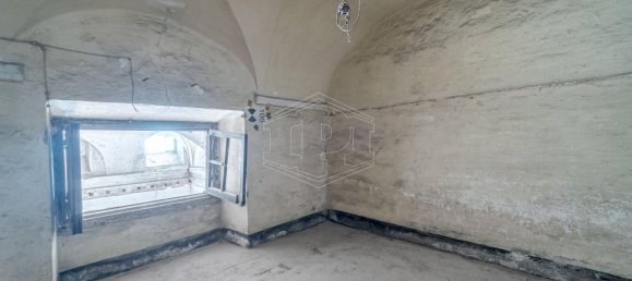 Здание с 65 комнатами в Генуя, Италия № 22350 38