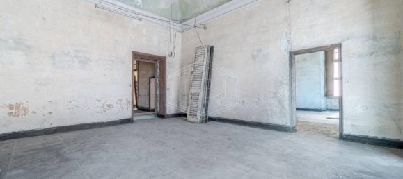 Здание с 65 комнатами в Генуя, Италия № 22350 12