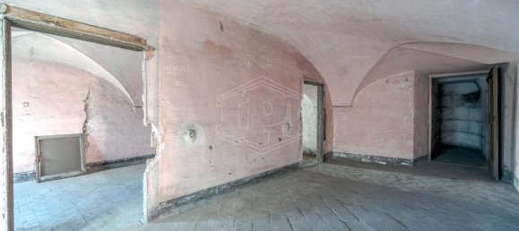 Здание с 65 комнатами в Генуя, Италия № 22350 41