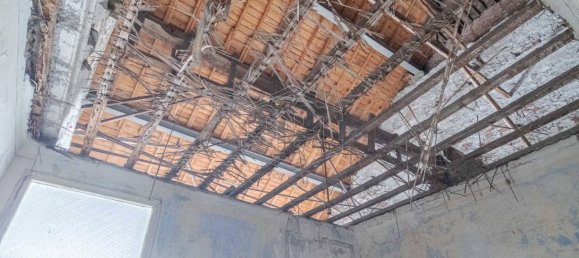 Здание с 65 комнатами в Генуя, Италия № 22350 36