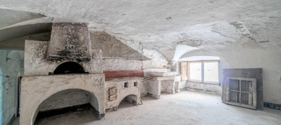 Здание с 65 комнатами в Генуя, Италия № 22350 39