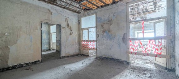 Здание с 65 комнатами в Генуя, Италия № 22350 35