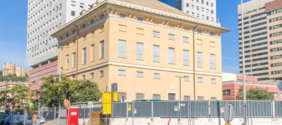 Здание с 65 комнатами в Генуя, Италия № 22350 2