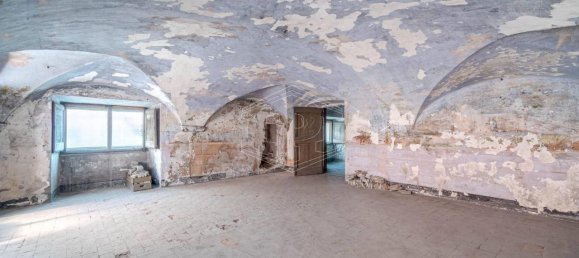 Здание с 65 комнатами в Генуя, Италия № 22350 45