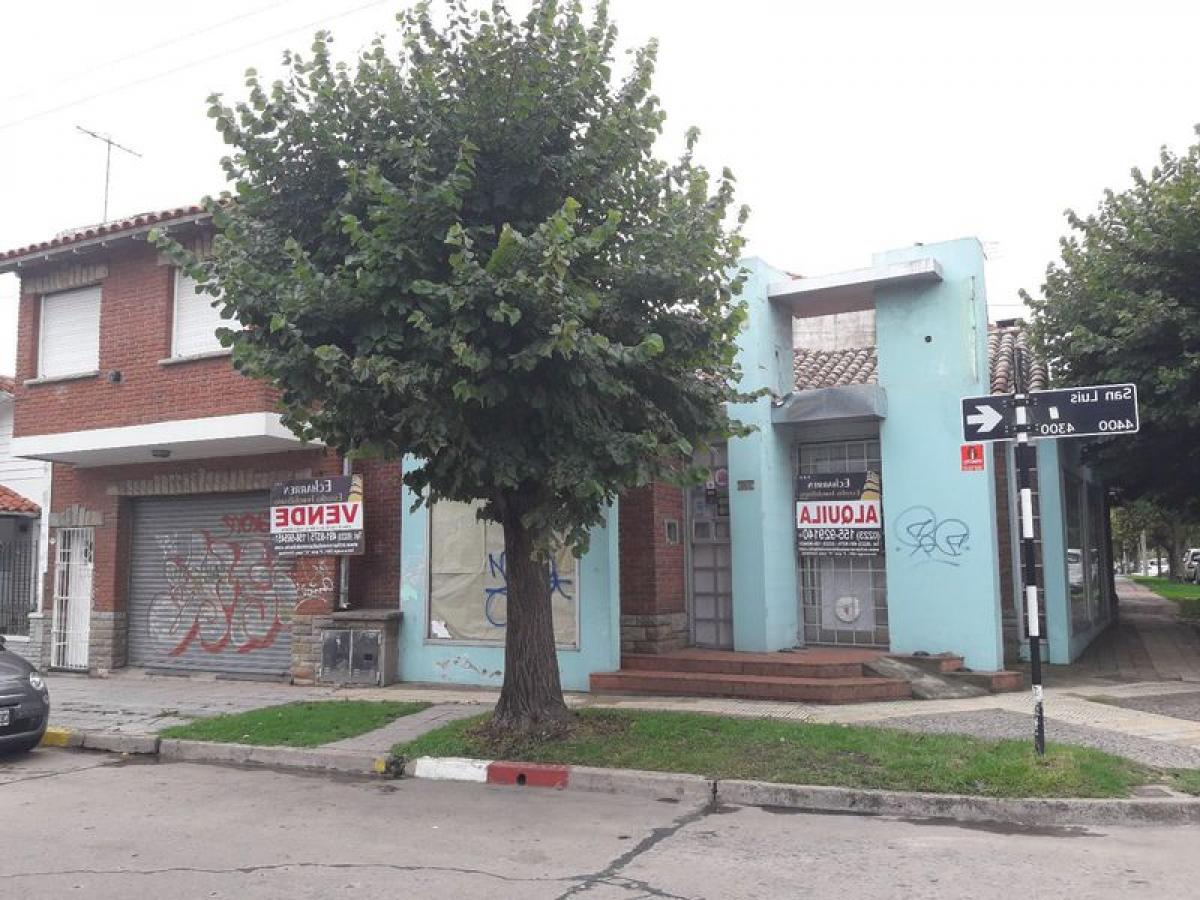 8 bedrooms House in Mar del Plata, Argentina No. 90574