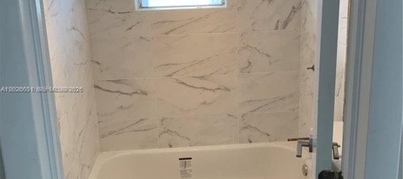 41.81m² villa à louer à Miami, Miami-Dade, Florida, USA № 614988 3