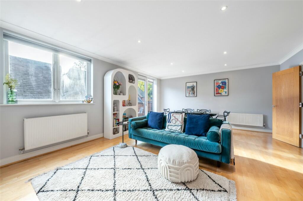 2 bedrooms Apartment in London, United Kingdom No. 3714